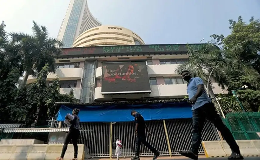 Sensex Surges Over 400 Points, Nifty Trades Above 17,350; Tech Mahindra, Hindalco, HCL Tech Top Gainers