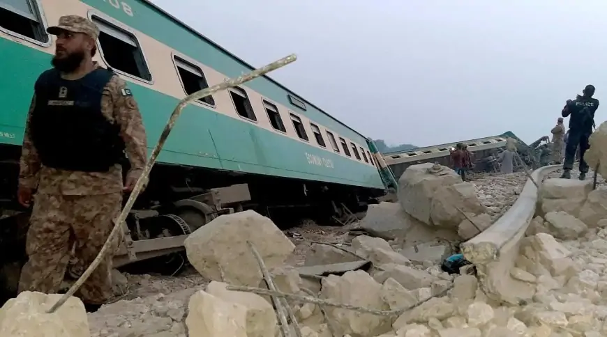 40 injured, 1 dead as Lahore-bound passenger train derails