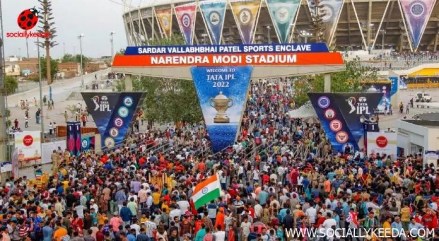 How many people attended IPL 2023 final?