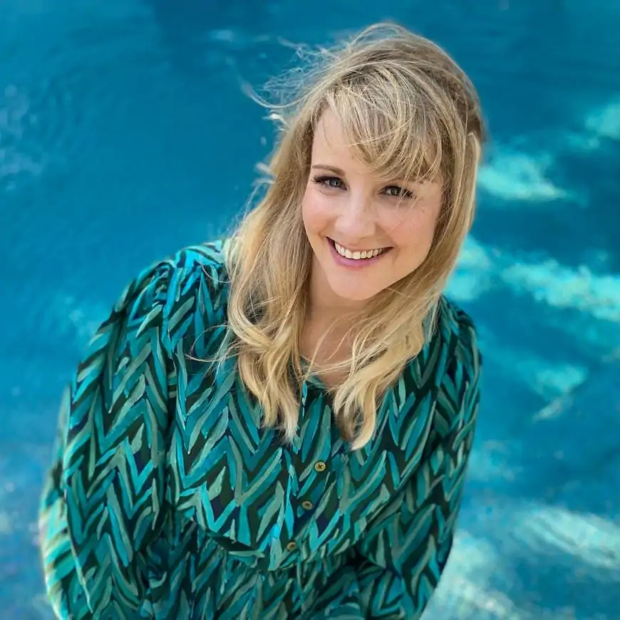 Melissa Rauch hot image