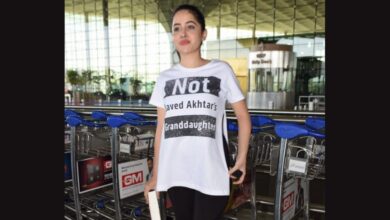 Urfi Javed Spotted At The Airport In A Casual Avatar! Actress' T-Shirt Captions Says ‘Not Javed Akhtar’s Granddaughter’ (View Pics)